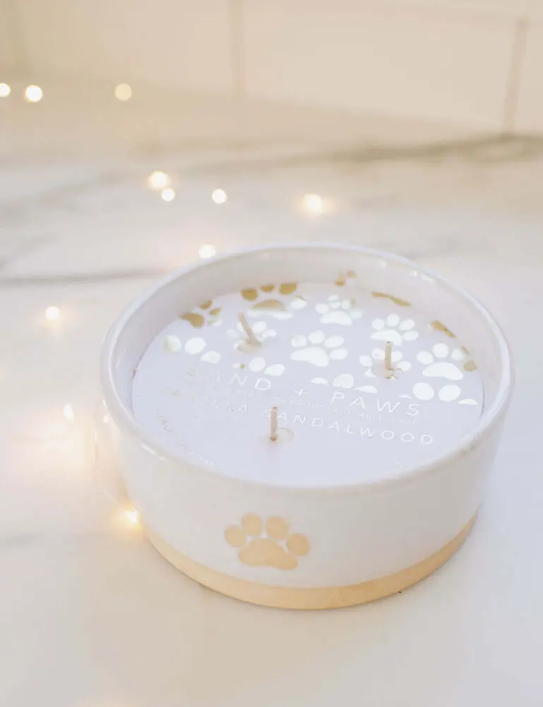 Sand + Paws Vanilla Sandalwood 12 Oz Scented Candle - Image 3