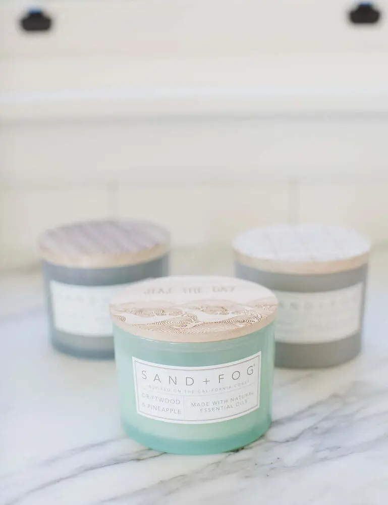 Driftwood & Pineapple 12 Oz Scented Candle - Image 2