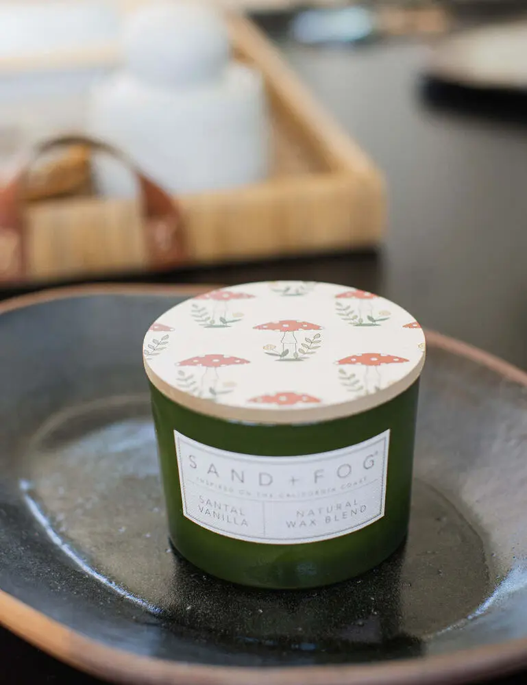 Santal Vanilla 12 Oz Scented Candle - Image 5