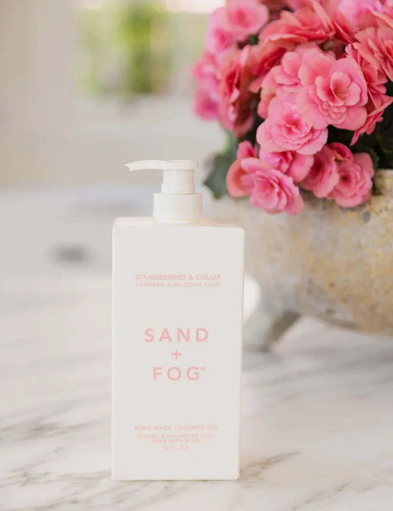 Strawberries & Cream 32 Oz Body Wash - Image 3