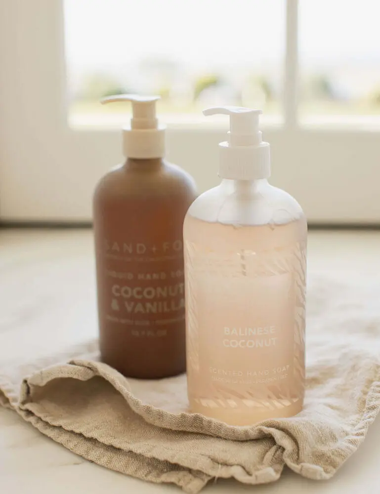 Balinese Coconut 15.7 Oz Liquid Hand Soap - Image 2