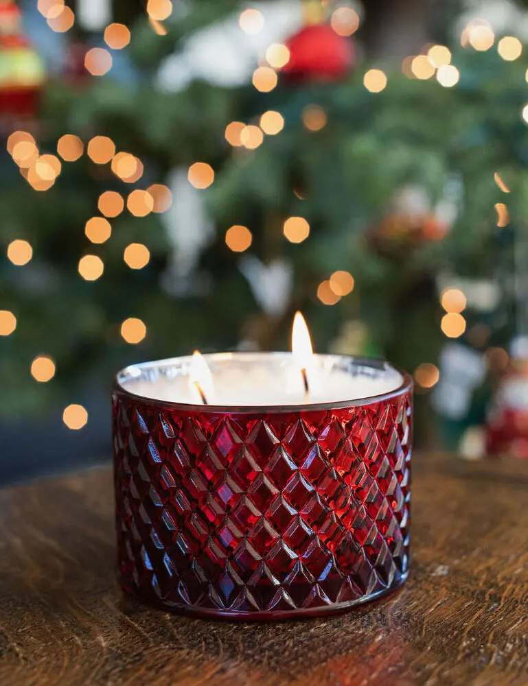Winter Pine 9.5 Oz Scented Candle - Image 4