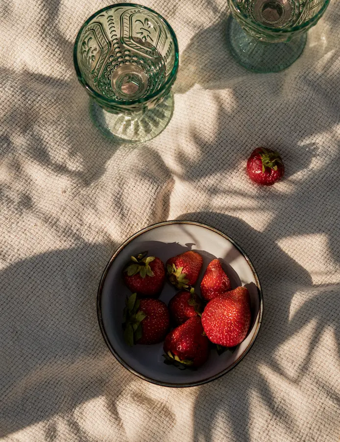 Sand + Paws Strawberry Mimosa 12 Oz Scented Candle - Image 2